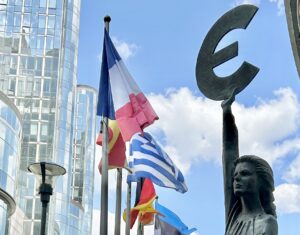 „Ecofin“ vienbalsiai palaikė Bulgarijos prisijungimą prie euro zonos nuo 2026 m. Sausio 1 d.