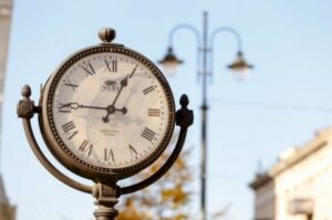 Lietuva palaiko idėją nebesukioti laikrodžių, tačiau nemato prasmės prie klausimo grįžti ES lygiu